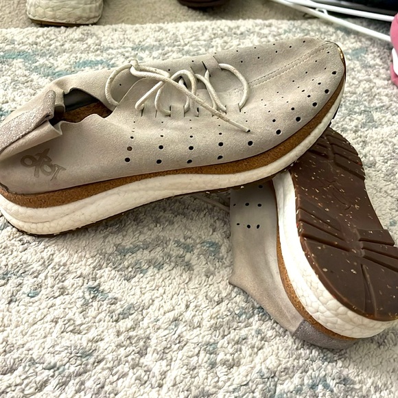 OTBT Alstead Tennis Shoes size 10 - Picture 10 of 11